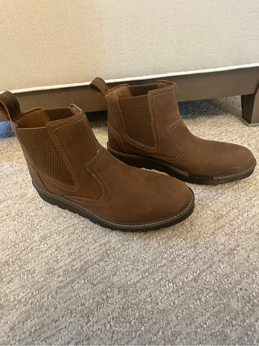 Clarks Men's Brown Chukka Chelsea Boots